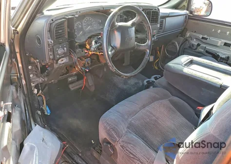 2002 Chevrolet Silverado C1500 z USA, uszkodzony, nr VIN 1GCEC19VX2Z324671